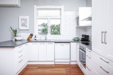 Photo of property in 3 Kiwi Avenue, Forest Lake, Hamilton, 3200