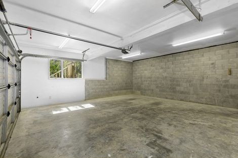 Photo of property in 233a Whites Line East, Waiwhetu, Lower Hutt, 5010