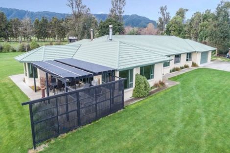 Photo of property in 20 Wakefield Road, Levin, 5571