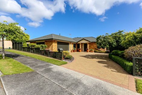 Photo of property in 5 Ashmore Drive, Frankleigh Park, New Plymouth, 4310