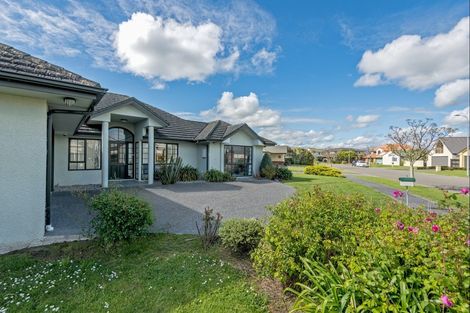 Photo of property in 40 Royal Oak Drive, Kelvin Grove, Palmerston North, 4414