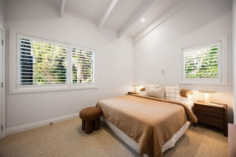 Photo of property in 47 Masterton Road, Rothesay Bay, Auckland, 0630