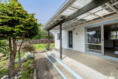 Photo of property in 1 Baillie Crescent, Carterton, 5713