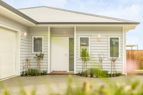 Photo of property in 7 Karearea Avenue, Waikanae, 5036