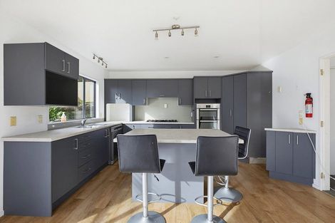 Photo of property in 28 Sailmaker Close, Whitby, Porirua, 5024