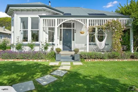 Photo of property in 98 Somerfield Street, Somerfield, Christchurch, 8024