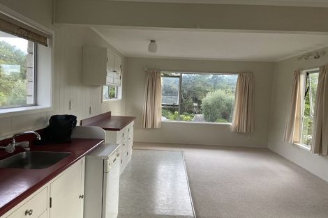 Photo of property in 1/4 Mahuta Grove, Northcote, Auckland, 0627