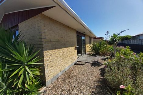 Photo of property in 18 Cutfield Road, New Plymouth, 4310