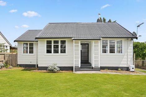 Photo of property in 15 Paul Crescent, Fairfield, Hamilton, 3214