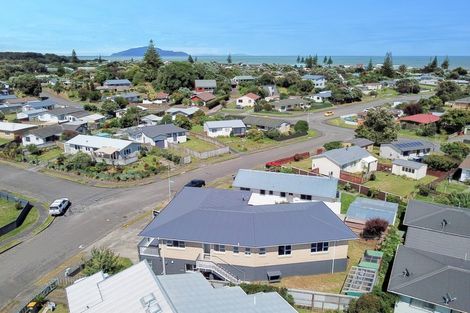 Photo of property in 6a-b Simcox Street, Otaki Beach, Otaki, 5512