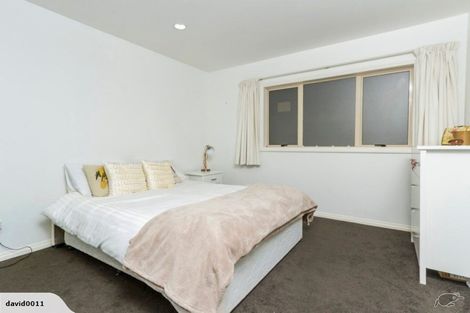 Photo of property in 2/25 Churchill Road, Murrays Bay, Auckland, 0630