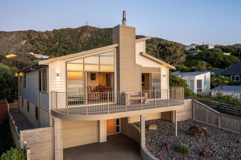 Photo of property in 52 The Parade, Paekakariki, 5034