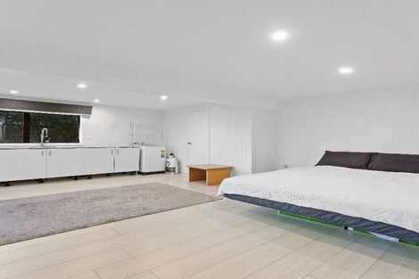 Photo of property in 2/27 Mallard Place, Unsworth Heights, Auckland, 0632