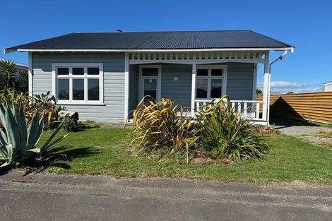 Photo of property in 42 Tennyson Street, Dannevirke, 4930