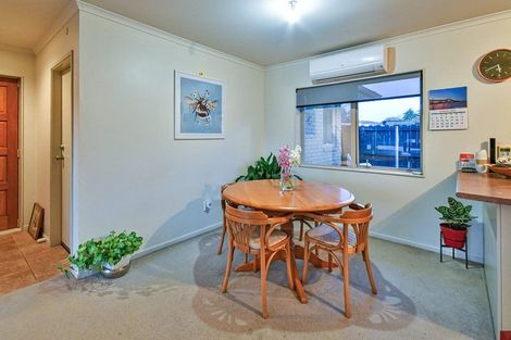 Photo of property in 22 Carisbrook Crescent, Papakura, 2110