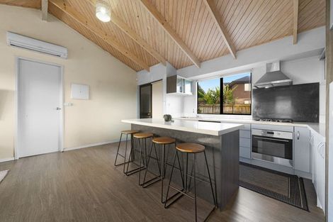 Photo of property in Oakwood Manor, 608c Massey Road, Mangere, Auckland, 2022