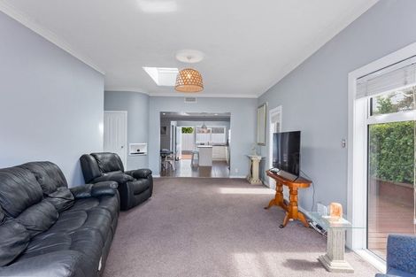 Photo of property in 116 Seaview Road, Paraparaumu Beach, Paraparaumu, 5032