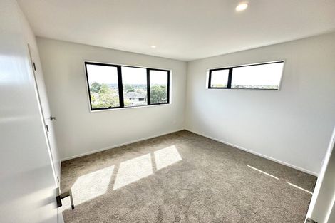 Photo of property in 4a/148 Lincoln Road, Henderson, Auckland, 0610