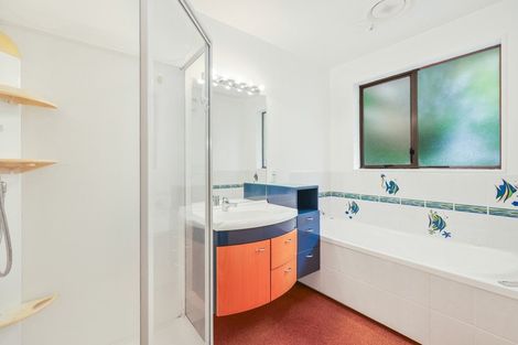 Photo of property in 6 Montclare Avenue, Ilam, Christchurch, 8041