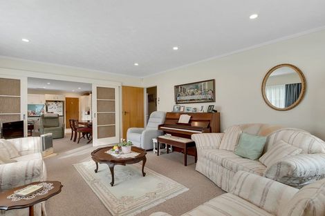 Photo of property in 42 Oxford Street, Tawa, Wellington, 5028