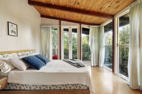 Photo of property in 6 Penton Road, Stanmore Bay, Whangaparaoa, 0932