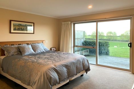 Photo of property in 11 Sinclair Road, Browns, Winton, 9782