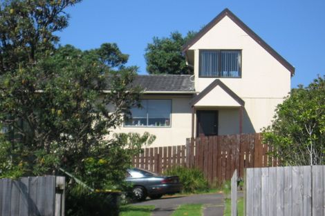 Photo of property in 2/479 Beach Road, Murrays Bay, Auckland, 0630