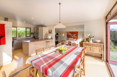 Photo of property in 196 Okains Bay Road, Robinsons Bay, Akaroa, 7581