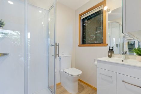 Photo of property in 138a Wynyard Crescent, Fernhill, Queenstown, 9300