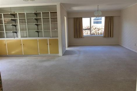 Photo of property in 10 Cumberland Street, Merrilands, New Plymouth, 4312