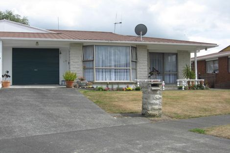 Photo of property in 10 Cedar Crescent, Feilding, 4702