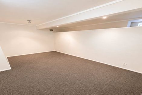 Photo of property in 40 Ruskin Road, Newlands, Wellington, 6037