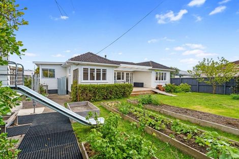 Photo of property in 1/111 Parkers Road, Tahunanui, Nelson, 7011