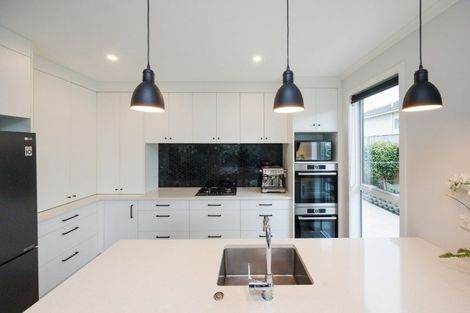 Photo of property in 46 Peppertree Glade, Kelvin Grove, Palmerston North, 4414