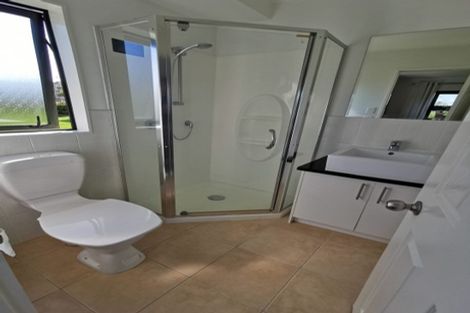 Photo of property in 21a Kirrie Avenue, Te Atatu South, Auckland, 0610