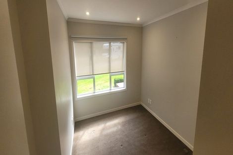 Photo of property in 35 Motukaraka Point, Pauatahanui, Porirua, 5381