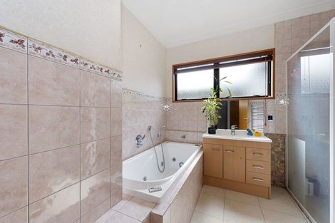 Photo of property in 1 Harrowfield Drive, Harrowfield, Hamilton, 3210