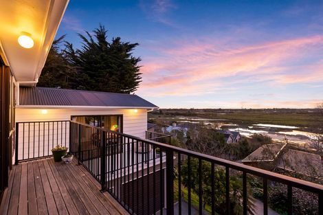 Photo of property in 433 Cashmere Road, Westmorland, Christchurch, 8025