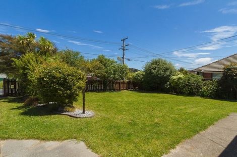 Photo of property in 15 Wilkie Crescent, Naenae, Lower Hutt, 5011