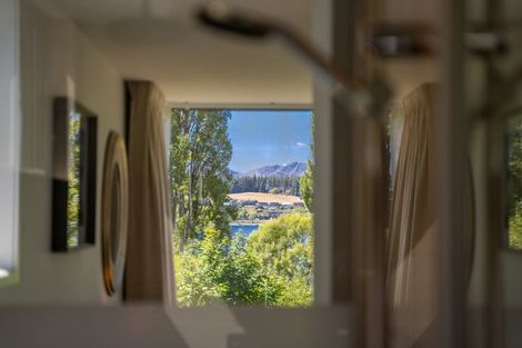 Photo of property in 10 Tapley Paddock, Wanaka, 9305