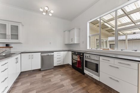 Photo of property in 2 Fagan Street, Sanson, 4817