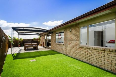 Photo of property in 21 Richfield Crescent, Westgate, Auckland, 0614