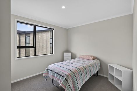 Photo of property in 15 Discovery Place, Marfell, New Plymouth, 4310