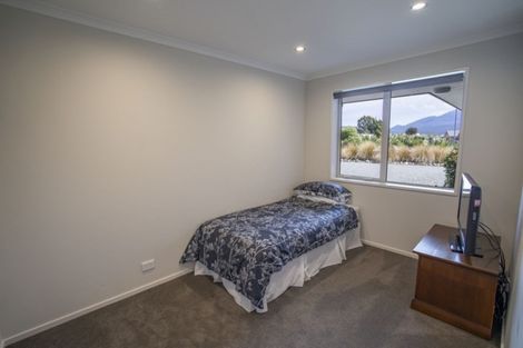Photo of property in 43 Pukutahi Drive, Te Anau, 9600
