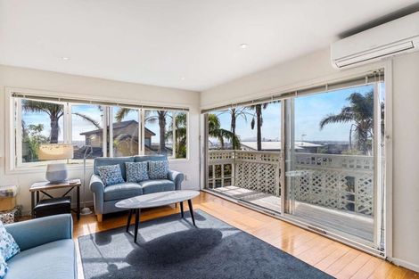 Photo of property in 1/349 Glenfield Road, Glenfield, Auckland, 0629