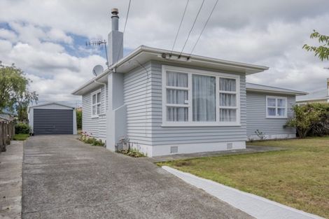 Photo of property in 8 Mersey Street, Levin, 5510