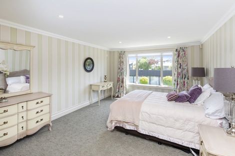 Photo of property in 152 Merivale Lane, Merivale, Christchurch, 8014