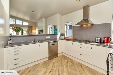 Photo of property in 12 Hoihere Drive, One Tree Point, 0118