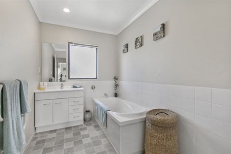 Photo of property in 153b Colwill Road, Massey, Auckland, 0614