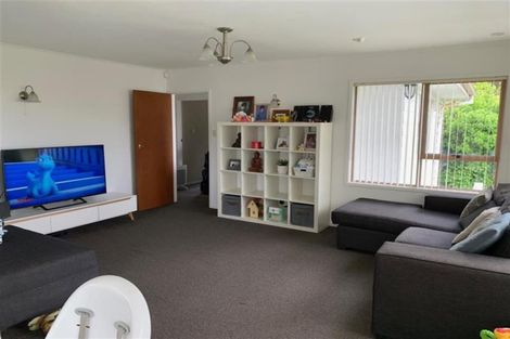 Photo of property in 1 Cedar Heights Avenue, Massey, Auckland, 0614